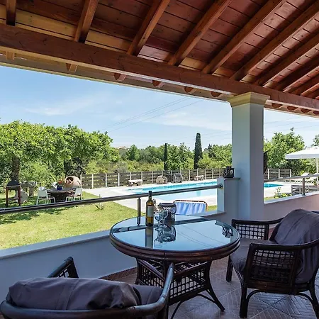 Adonis Villa