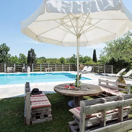 Villa Adonis